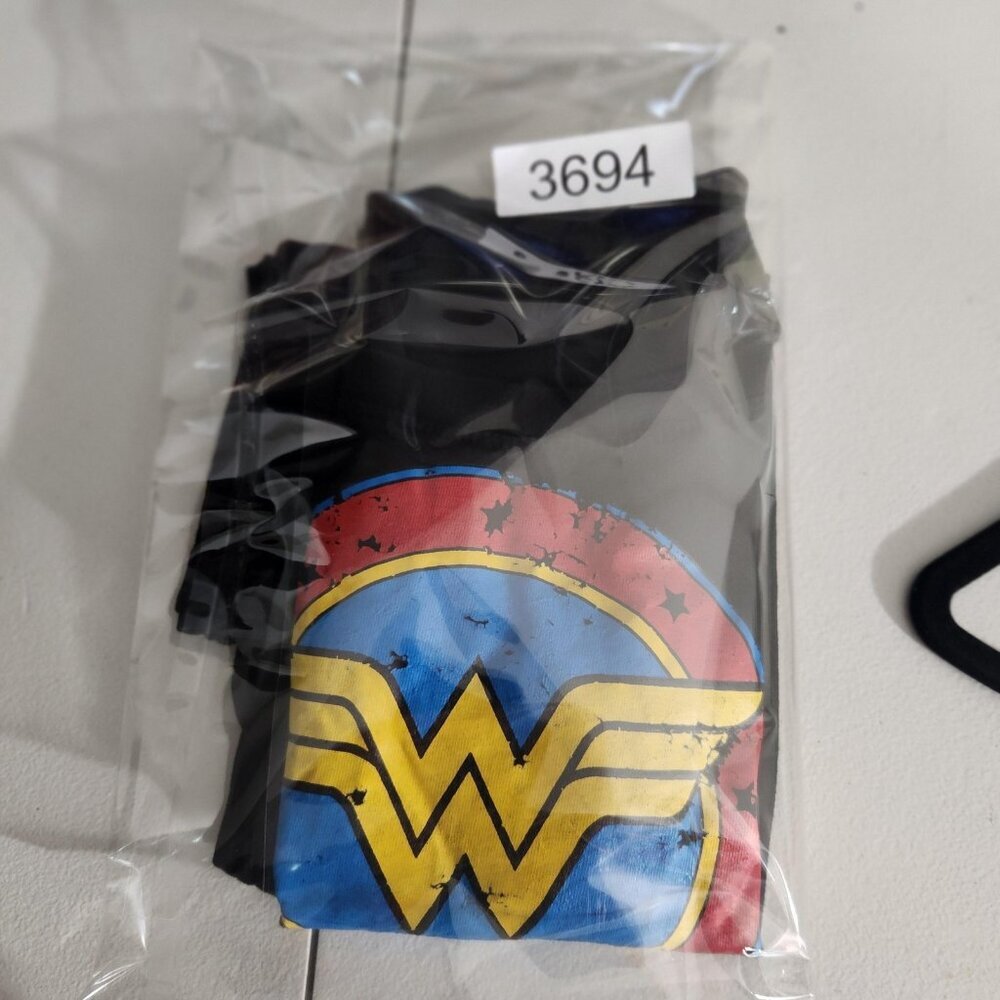 Wonder Woman Shirt Womens Small to Medium Black Distressed Graphic Superhero Tee - Picture 8 of 8
